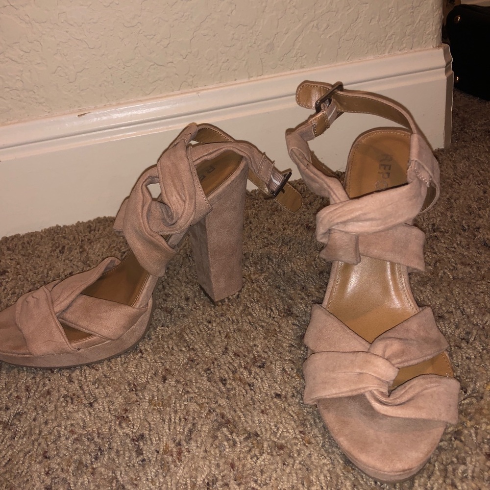 Suede heels from Framcescas